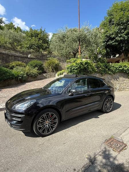 Porsche Macan TURBO