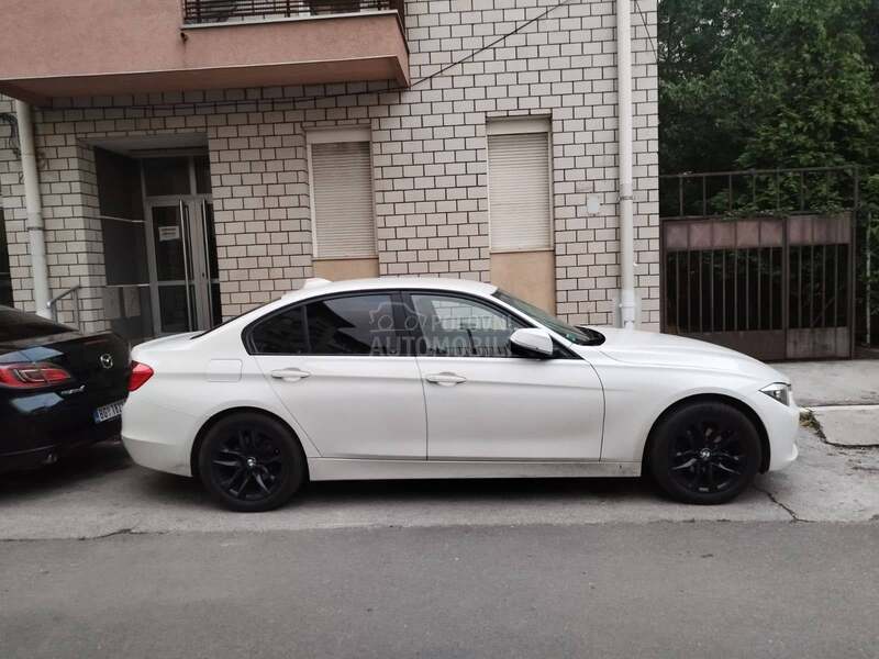 BMW 316 i F30