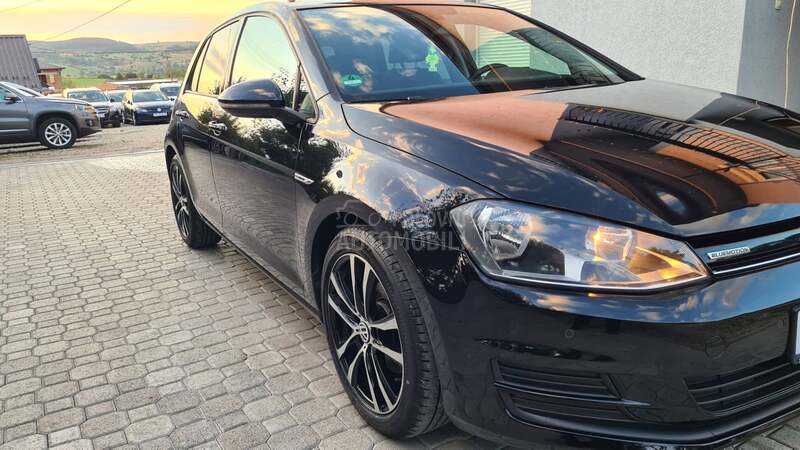 Volkswagen Golf 7 1.6TDI BLUEMOTION