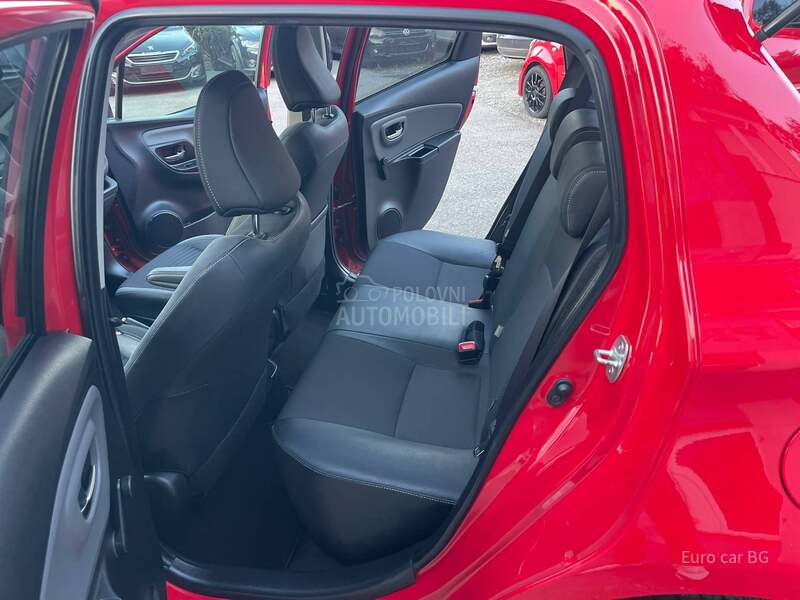 Toyota Yaris F U L L