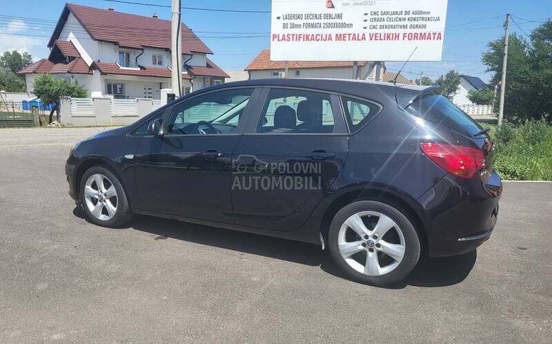 Opel Astra J 1.4 b