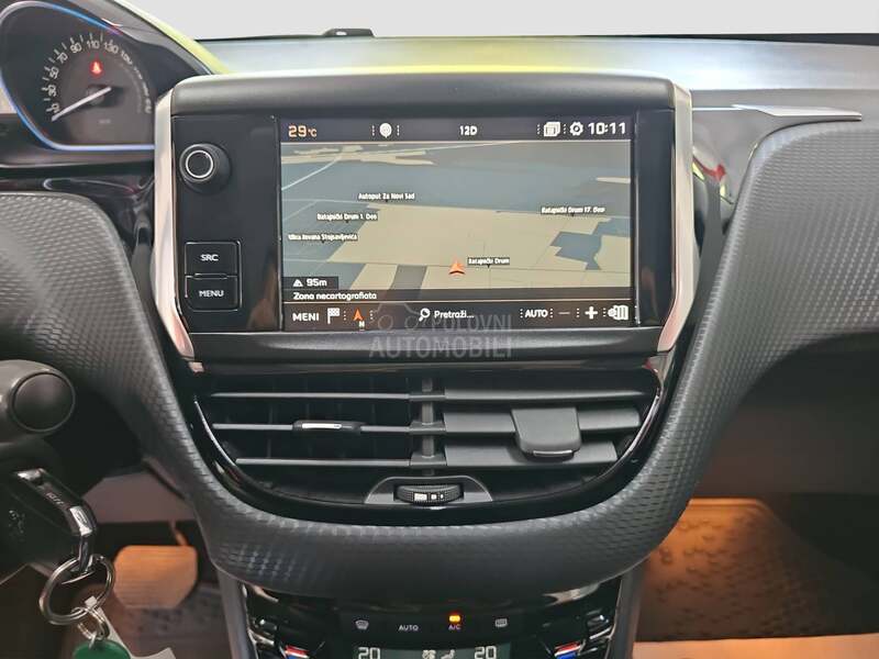 Peugeot 2008 AUT0/PANO