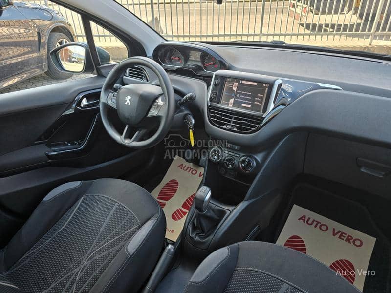 Peugeot 208 1.2