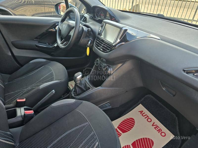 Peugeot 208 1.2
