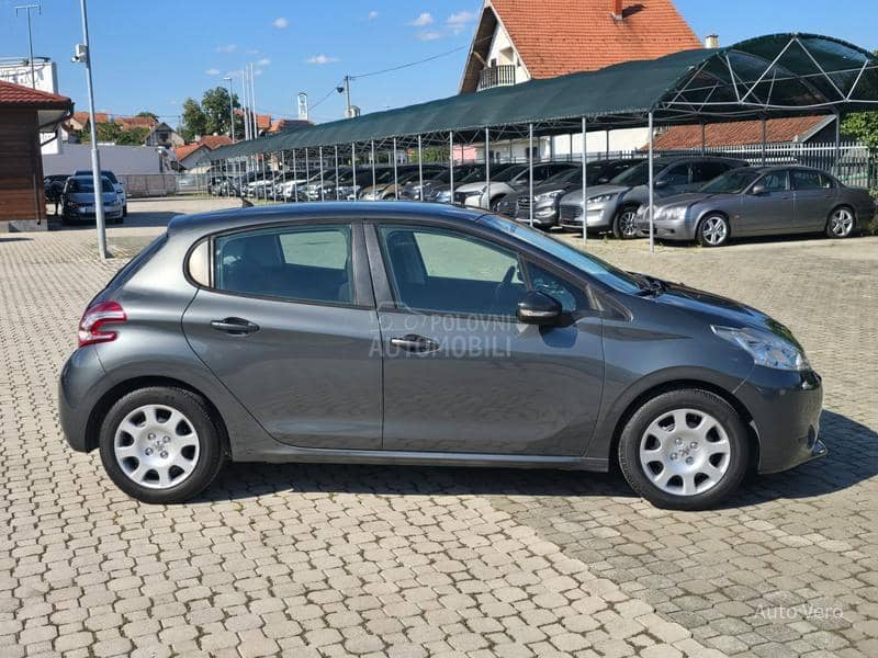 Peugeot 208 1.2