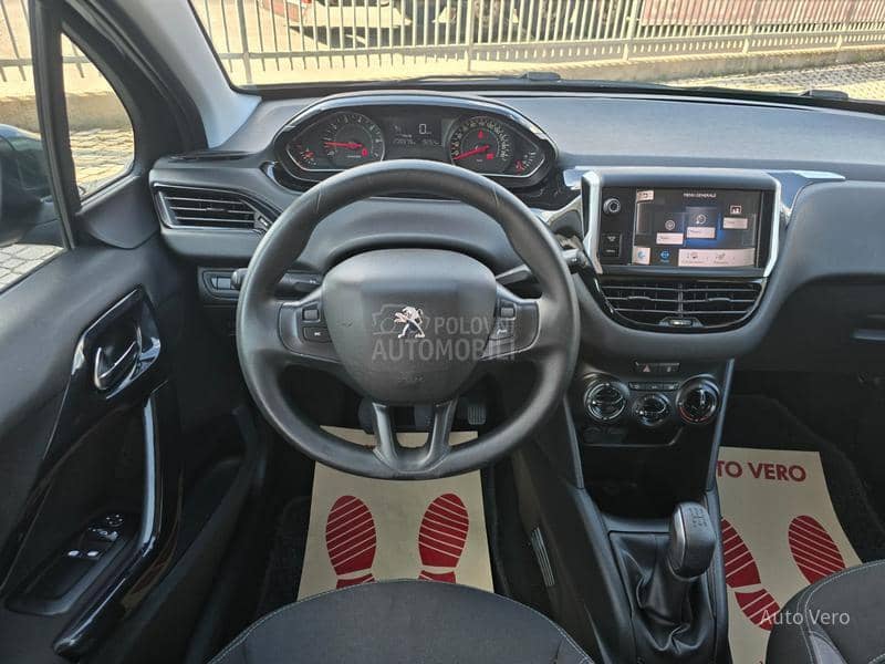 Peugeot 208 1.2