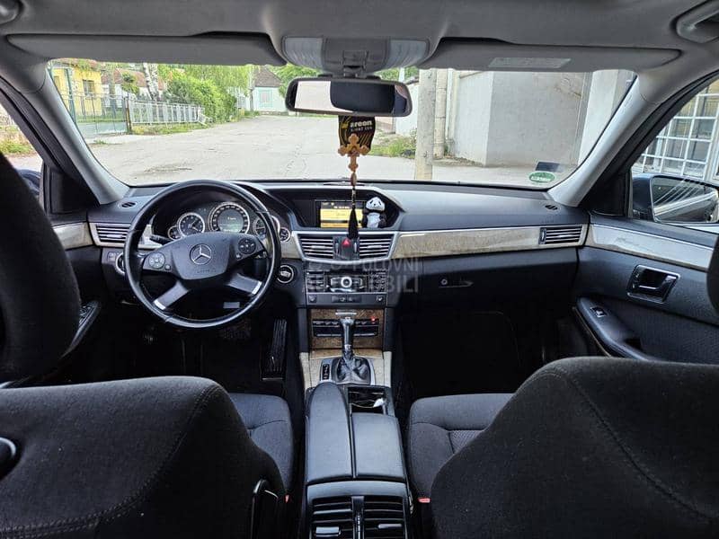 Mercedes Benz E 220 