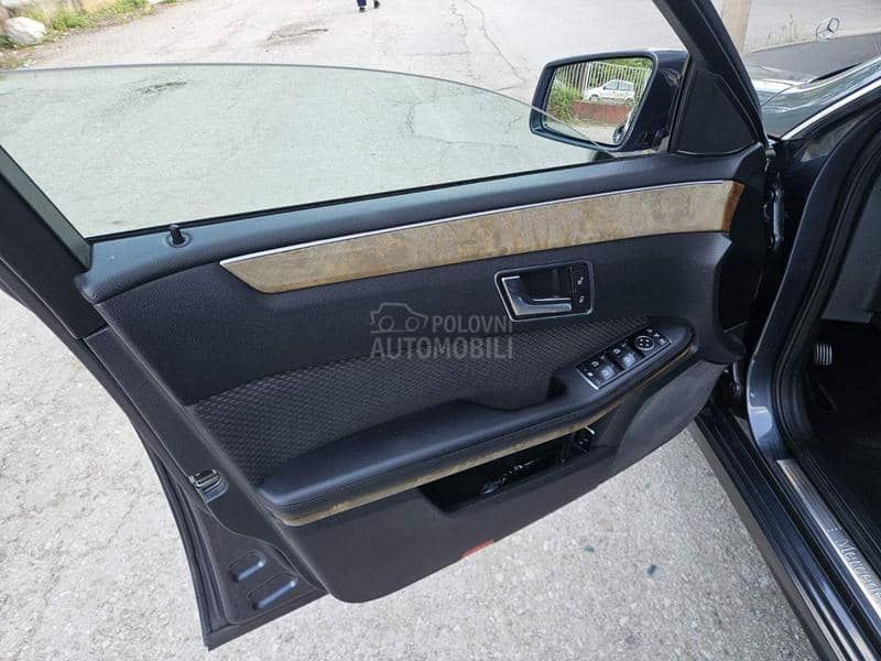 Mercedes Benz E 220 
