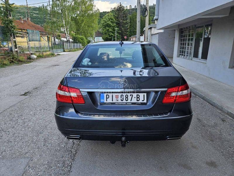 Mercedes Benz E 220 