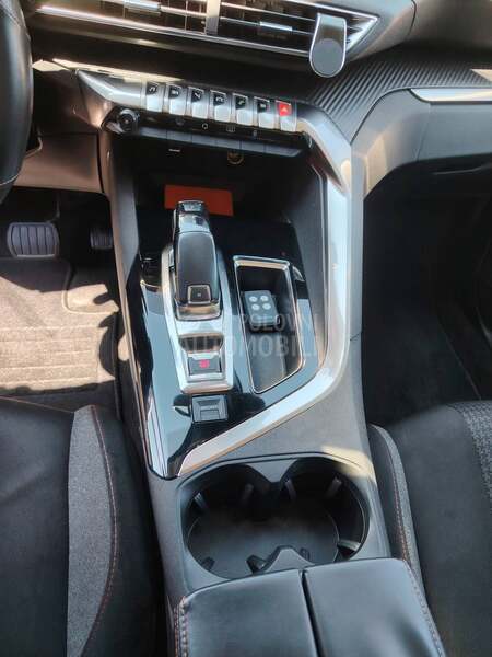 Peugeot 5008 1.6 HDI v/m servis
