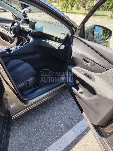 Peugeot 5008 1.6 HDI v/m servis