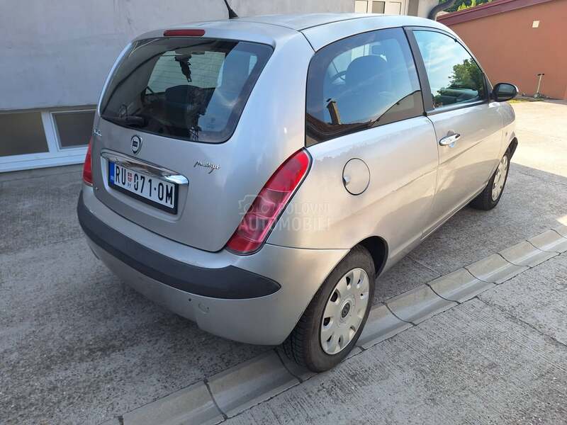 Lancia Ypsilon 