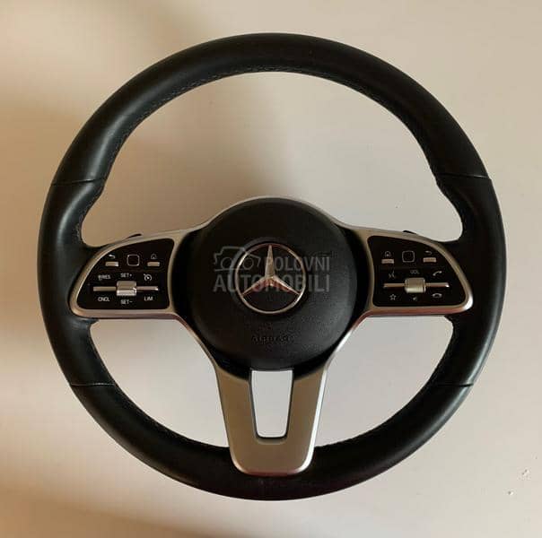 Volan i airbag sa komandama
