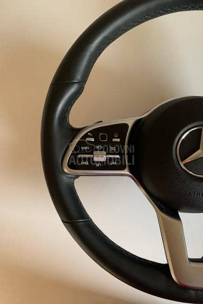Volan i airbag sa komandama