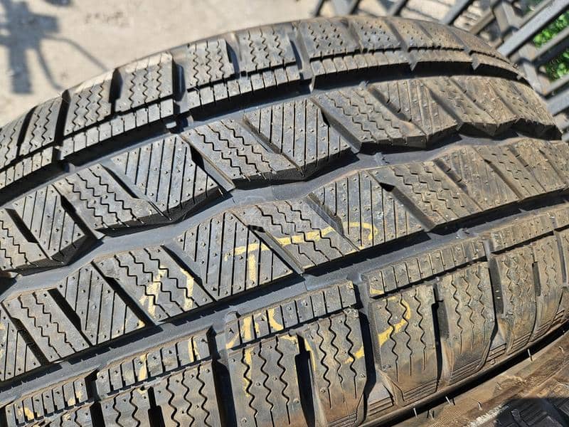 Hankook 225/55 R17 Sve sezone