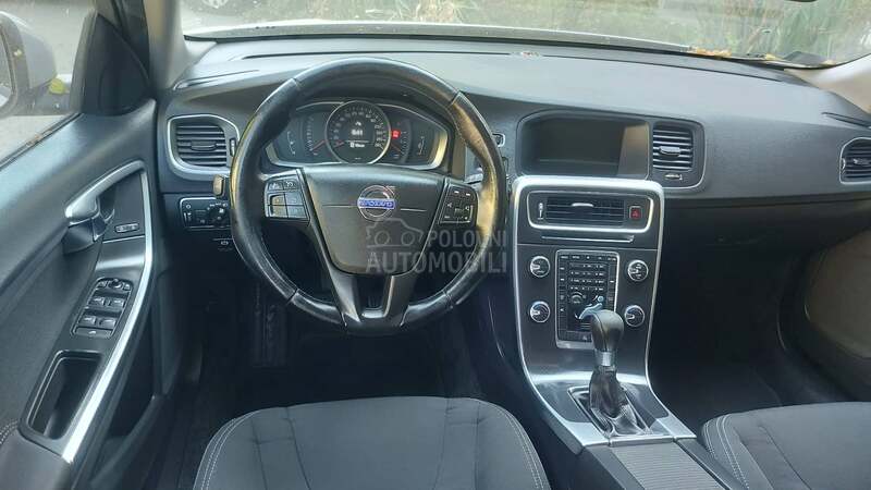 Volvo V60 D2