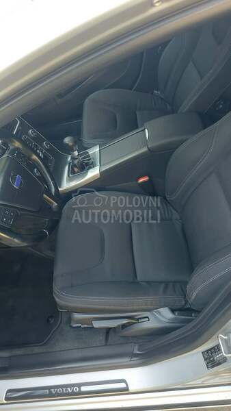 Volvo V60 D2