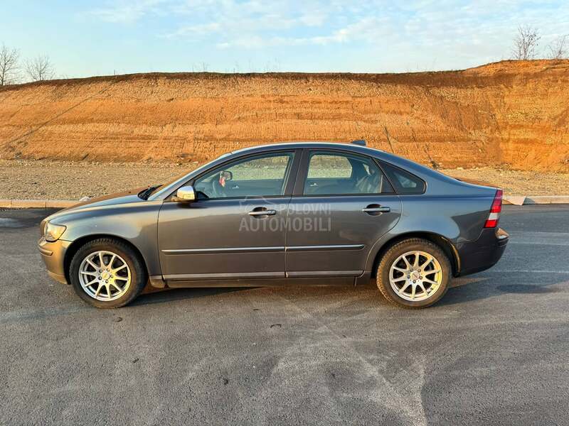 Volvo S40 