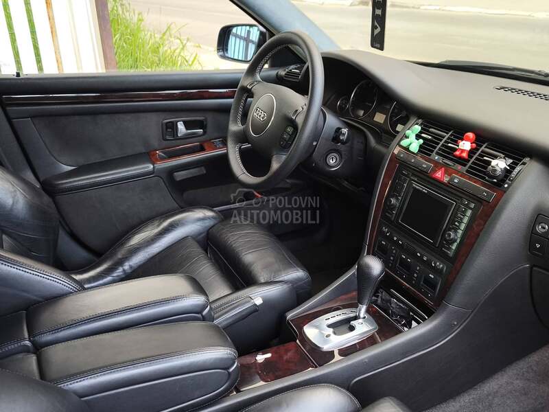 Audi A8 w12