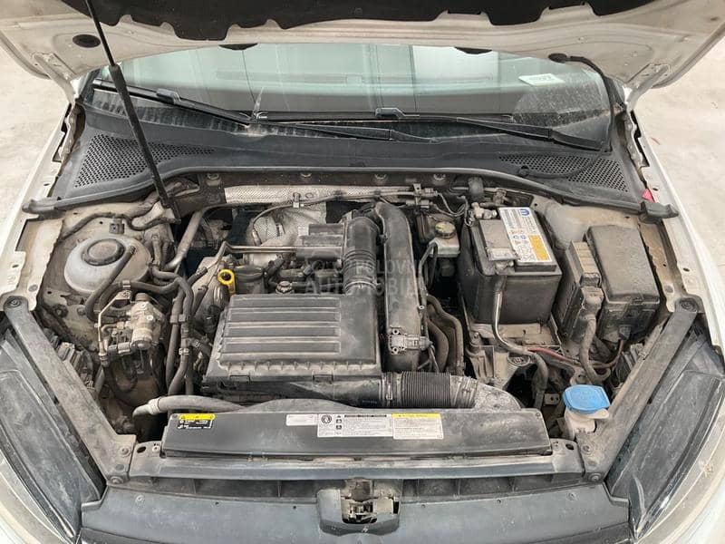 Volkswagen Golf 7 1.4TGi HIGHLINE