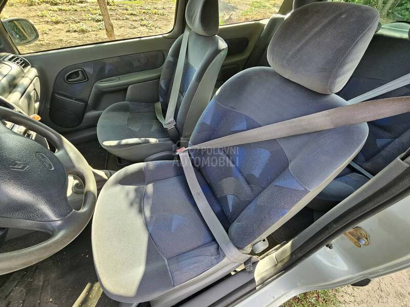Renault Clio 1.2 8v