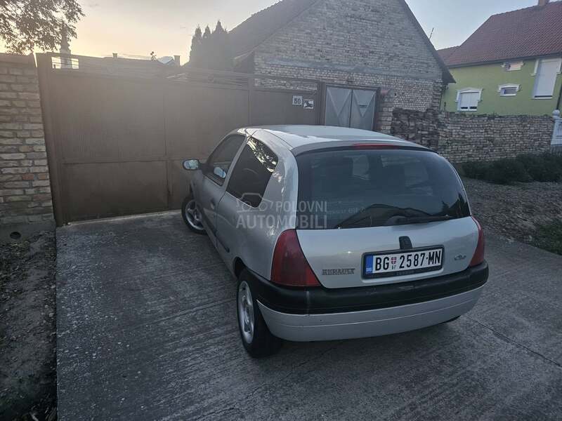 Renault Clio 1.2 8v