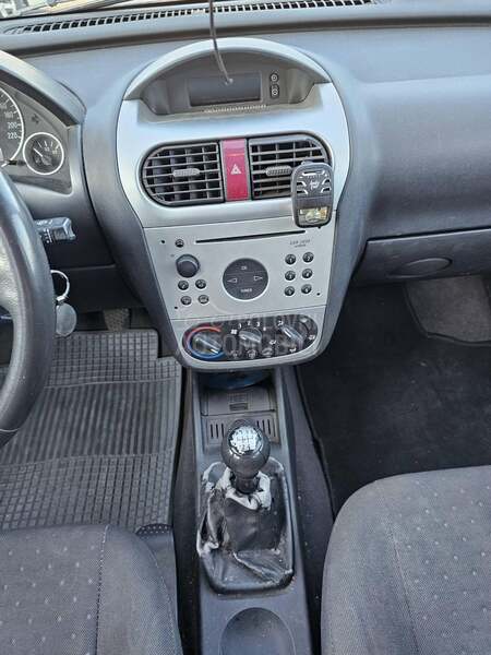 Opel Corsa C 1,2 16V iz CH2