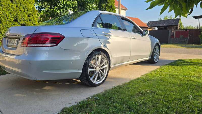 Mercedes Benz E 220 CDI