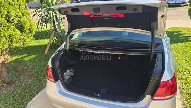 Mercedes Benz E 220 CDI