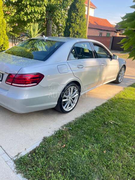 Mercedes Benz E 220 CDI