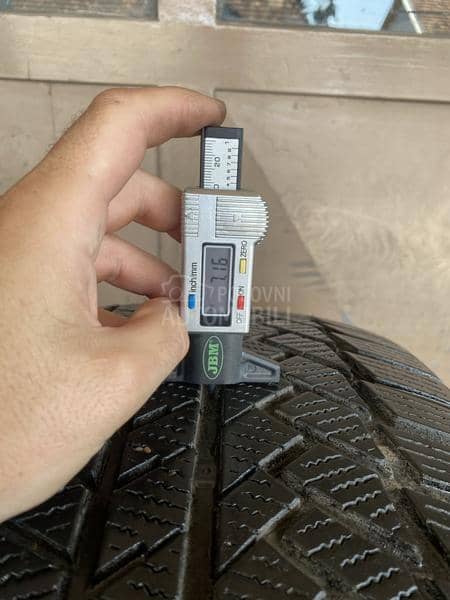 Continental 285/40 R22 Zimska