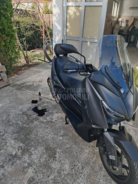 Yamaha X MAX 300 Akrapovic