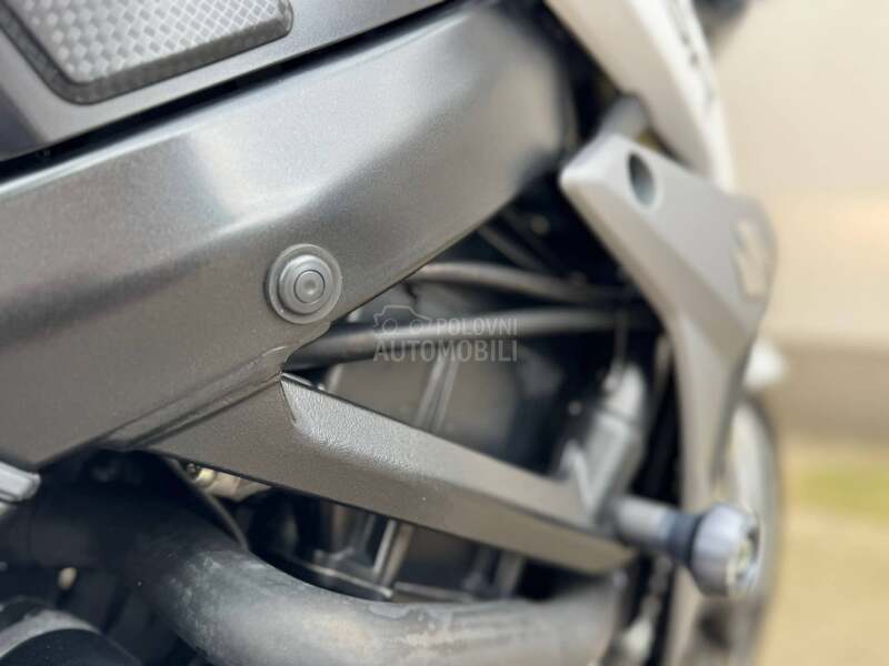 Suzuki GSR 750 ABS CH