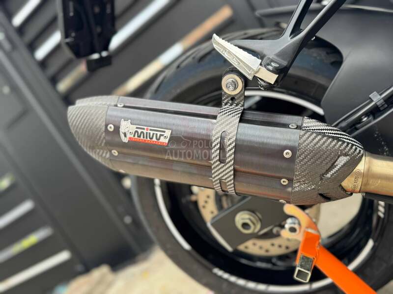 Suzuki GSR 750 ABS CH