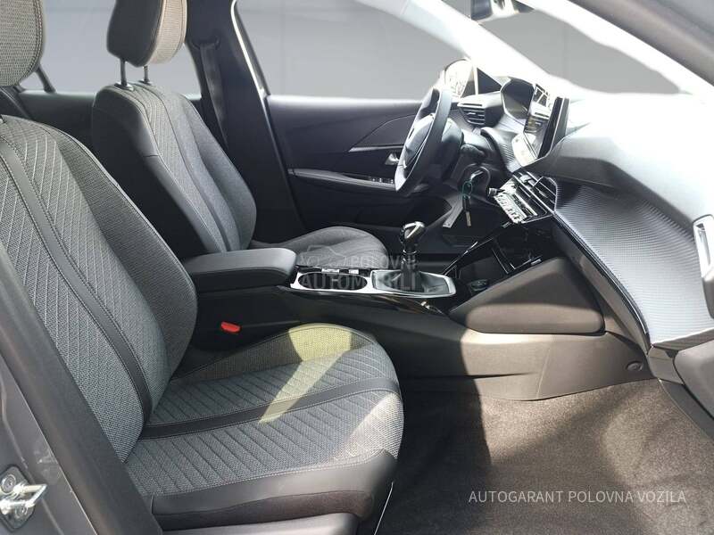 Peugeot 208 1.2 HYBRID ALLURE