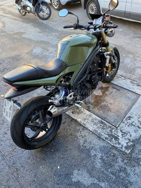 Triumph speed triple