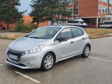 Peugeot 208 O C U V A N