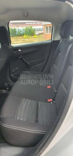 Peugeot 208 O C U V A N
