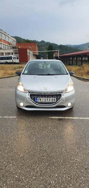 Peugeot 208 O C U V A N