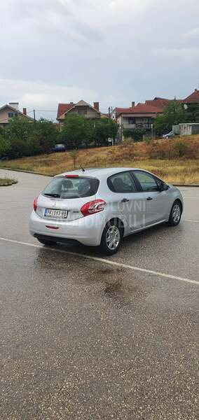 Peugeot 208 O C U V A N
