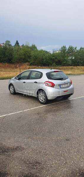 Peugeot 208 O C U V A N