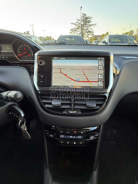 Peugeot 208 1.4 hdi