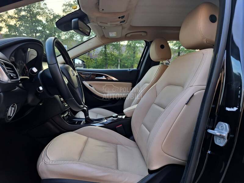 Infiniti Q30 POGLEDATI TEXT