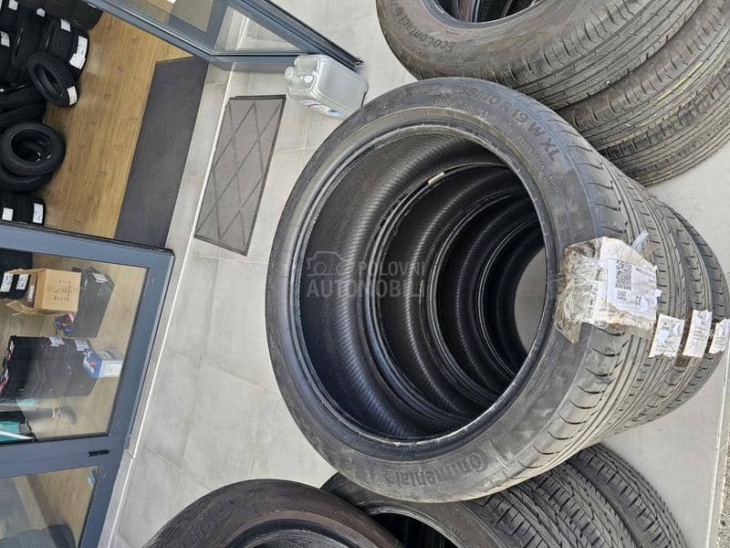 Continental 235/40 R19 Letnja