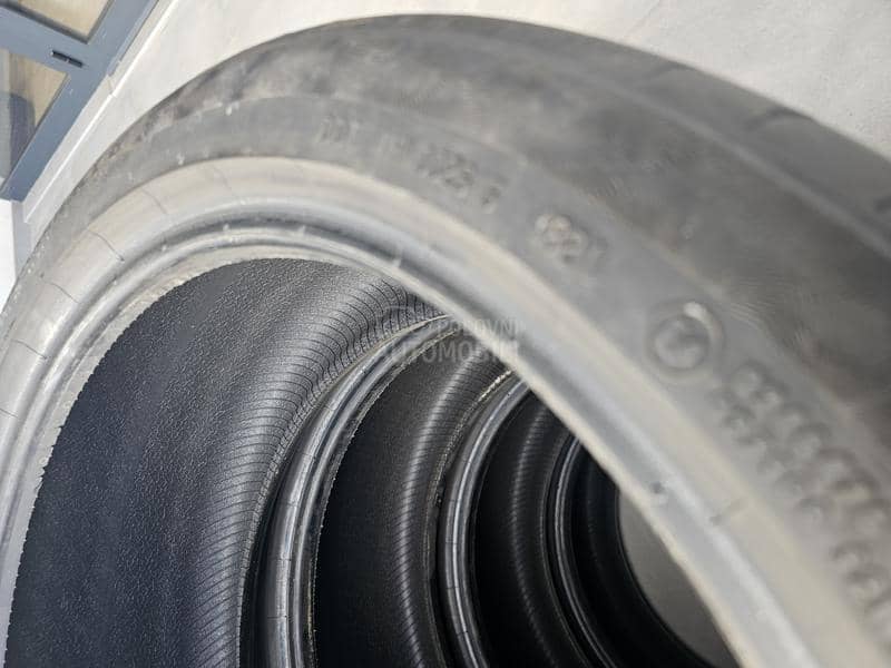 Continental 235/40 R19 Letnja
