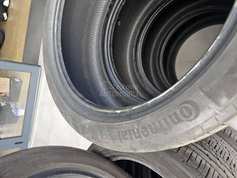 Continental 235/40 R19 Letnja