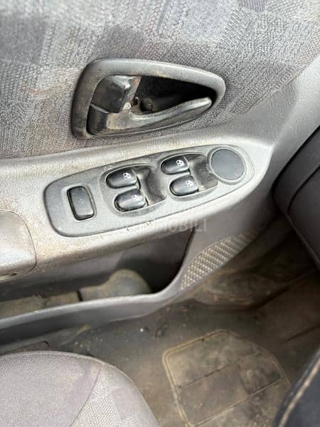 Delovi za Hyundai Accent 1,4 2004. god.