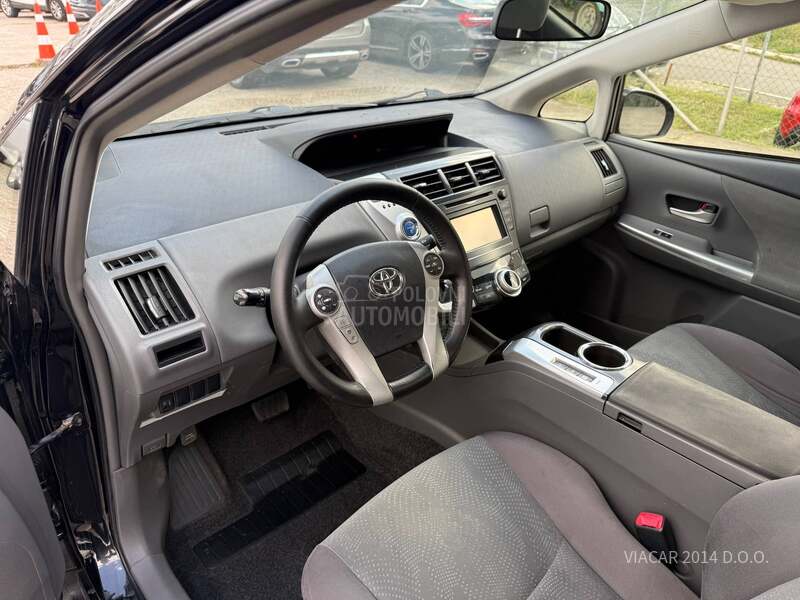 Toyota Prius + HIBRID