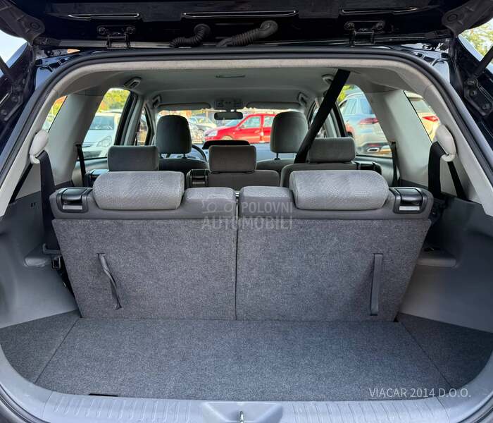 Toyota Prius + HIBRID
