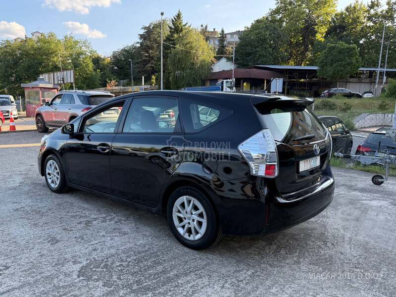 Toyota Prius + HIBRID